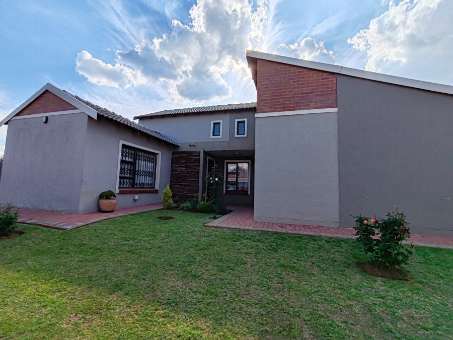 3 Bedroom Property for Sale in Grimbeeck Park North West